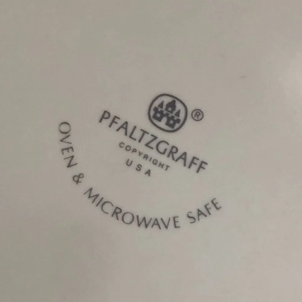 Pfaltzgraff USA Tea Rose Stoneware Collection Round Casserole Souffle 8.5